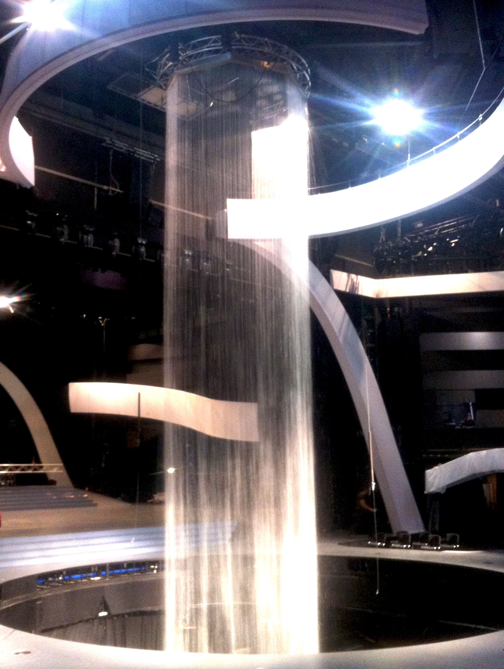 1805 AQS-WS-WORKS-01.a.-AQUA-DRAPE-Limonadenwasserfall